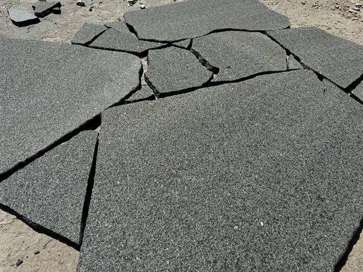 Random Loose Stone Floor Paving